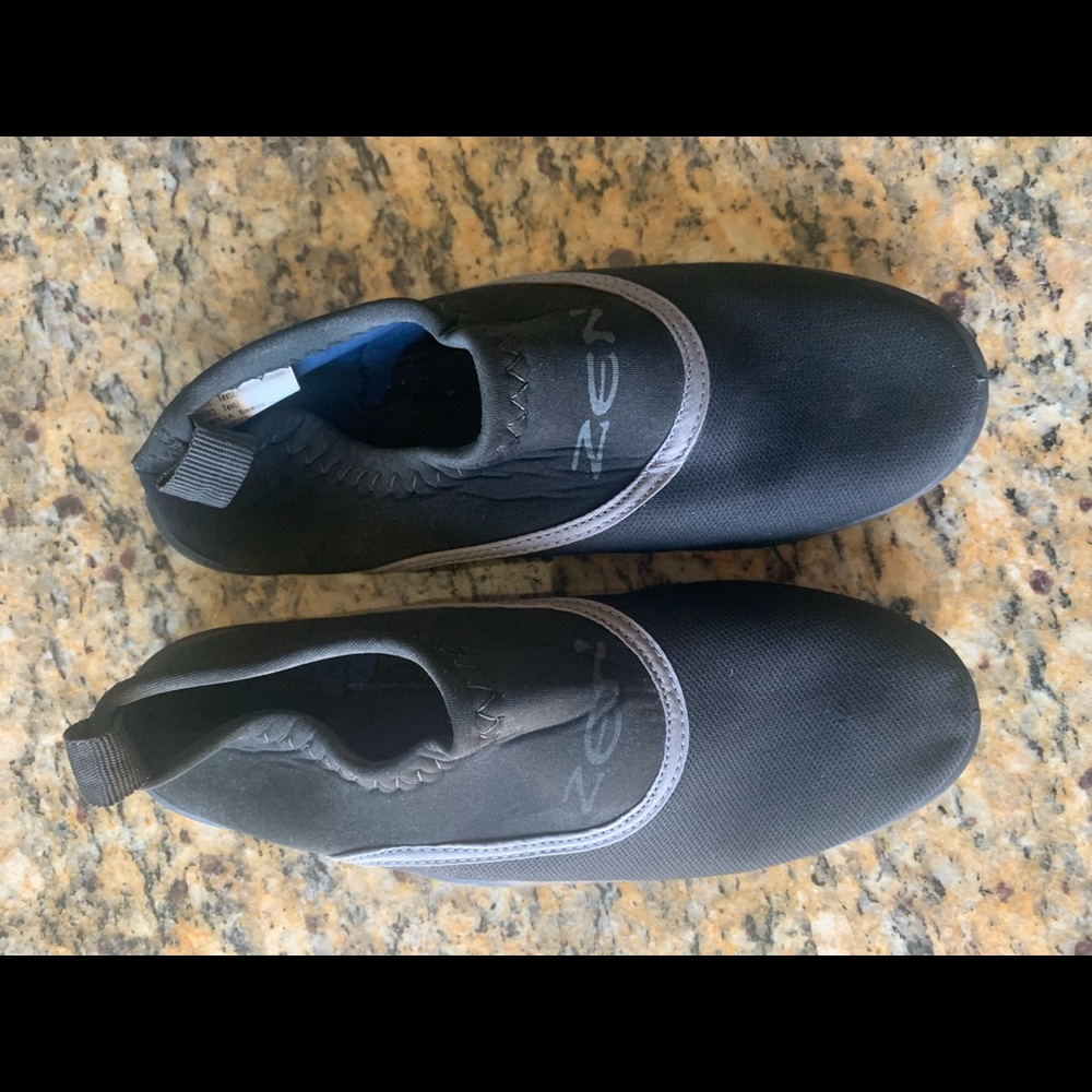 Zen water/Ocean shoes - like new - Picture 3 of 8